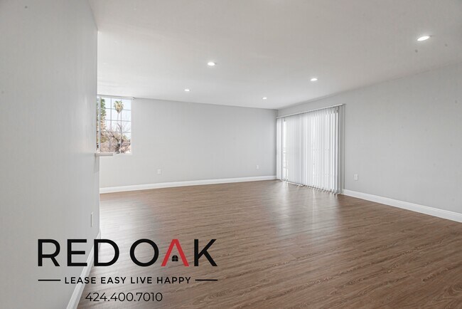 Building Photo - ~2 Weeks FREE~ Gorgeous Two Bedroom with S...