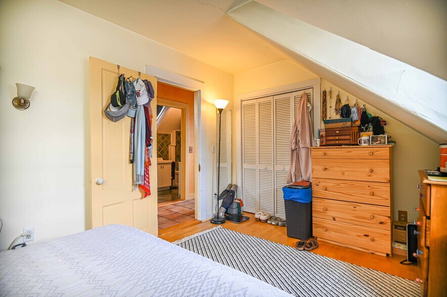 Bedroom - 95 Beckett St
