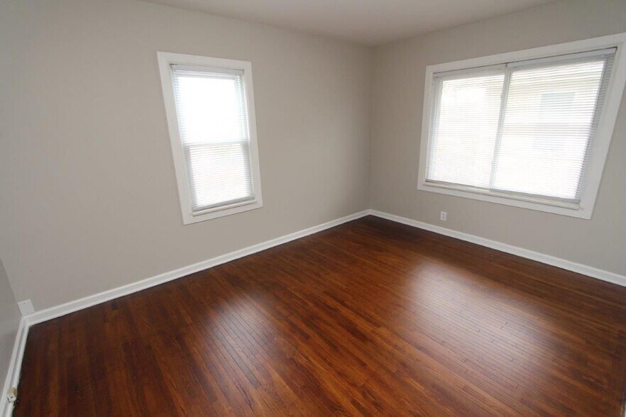 Building Photo - 448 S Huron Ave