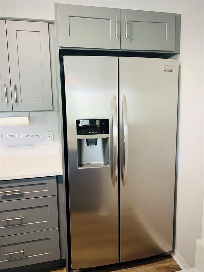 Building Photo - 4131 San Marino Blvd