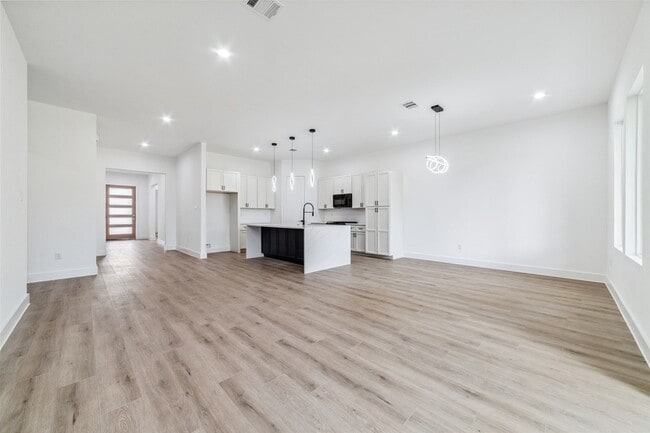 Building Photo - 8106 Talton St
