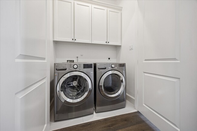 Building Photo - 3850 Glen Arbor Dr