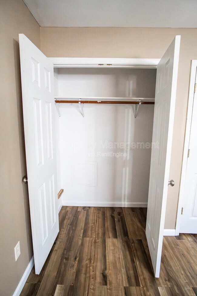 Building Photo - 924 Chadwick Dr