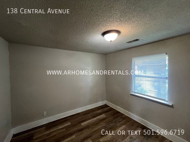 Building Photo - 138 Central Ave