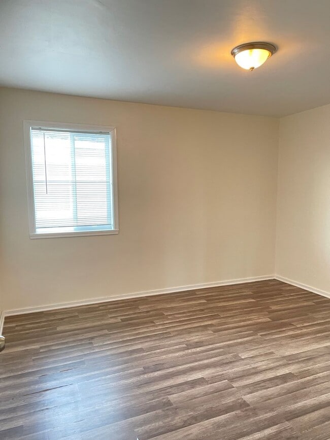 Building Photo - Coming Soon 2 Bedroom 1 Bath House