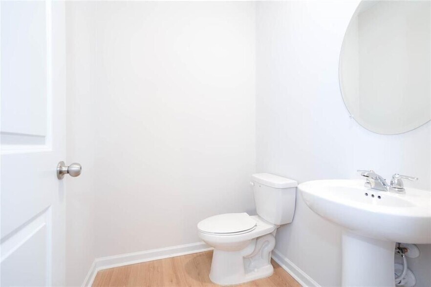 Building Photo - 242 Lookout Dr