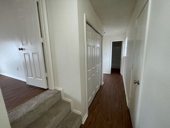 Building Photo - Beautiful 2 Story Updated Home in Grand Prairie