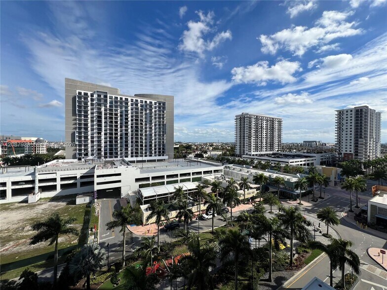 Building Photo - 5300 Paseo Blvd