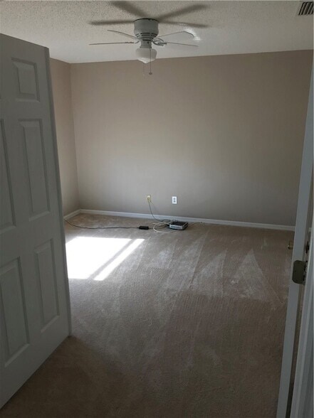 Building Photo - 1507 Ocean Cove St