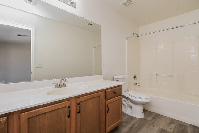 Building Photo - 2339 E Greenlee Ave