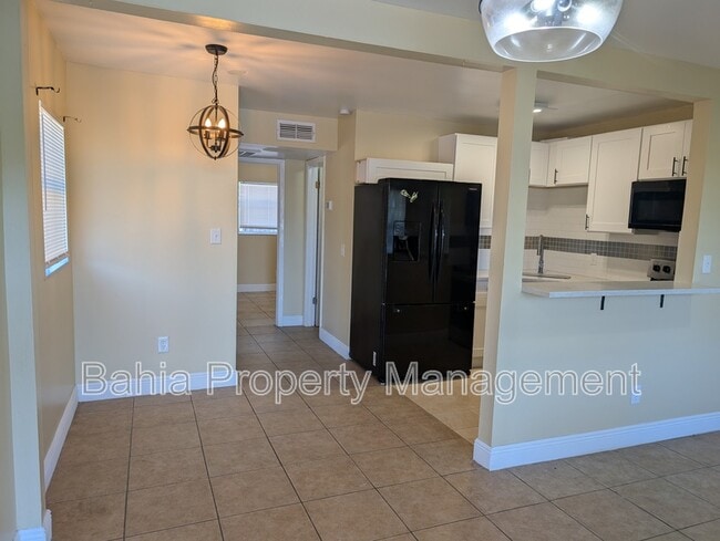 Building Photo - 8944 Temple Terrace Hwy