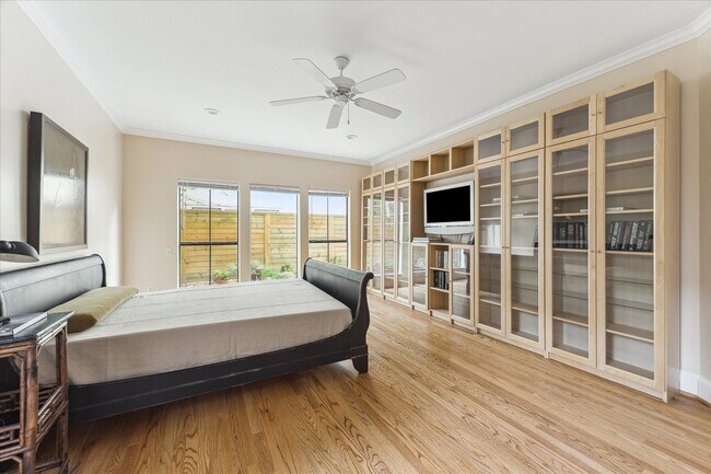 Building Photo - 3515 Yupon St