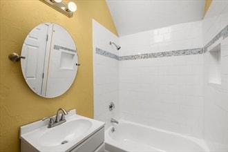 Building Photo - 329 Washington St