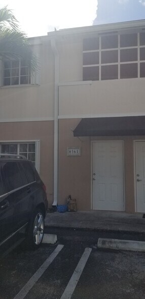 Building Photo - 8561 SW 109th Ave