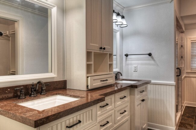 Building Photo - 5912 Auden St