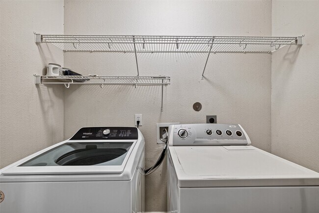 Building Photo - 10306 Nickel Grove Dr