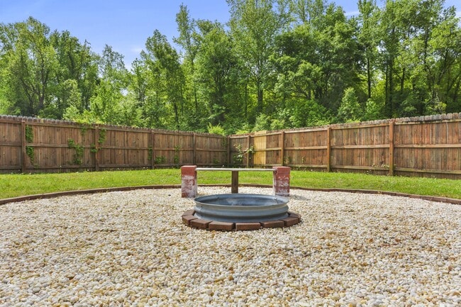 Building Photo - 401 Hope Ct