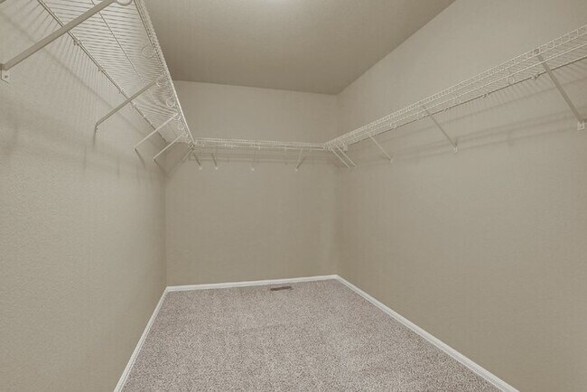 Building Photo - Move-In Ready Townhome | $1,000 Off First ...
