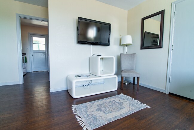 Building Photo - 461 W Marine Dr