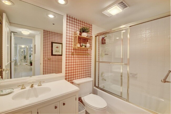 Building Photo - 4201 N Ocean Blvd