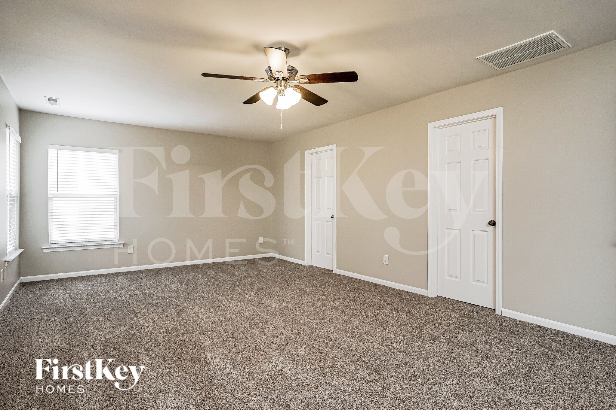 Building Photo - 204 Hillview Dr