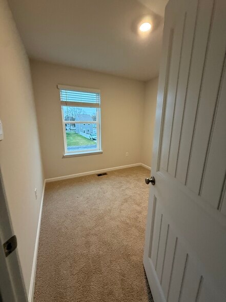 Building Photo - 10958 Farmerfield St