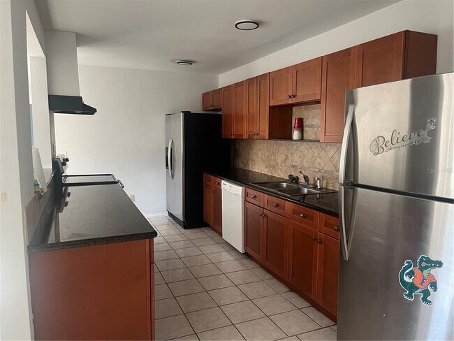 Building Photo - 1721 Eaton Dr