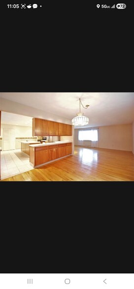 Building Photo - 50 La Grange St