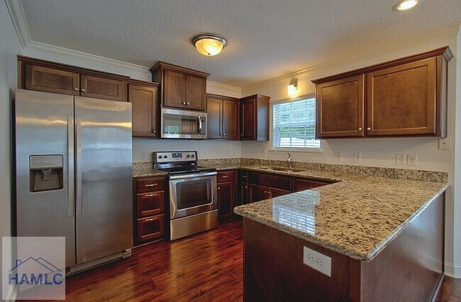 Building Photo - 188 Grandview Dr