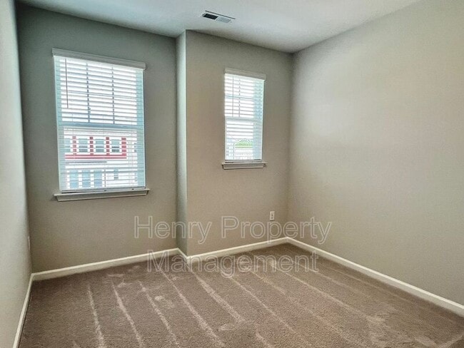 Building Photo - 1002 Brookville Ln