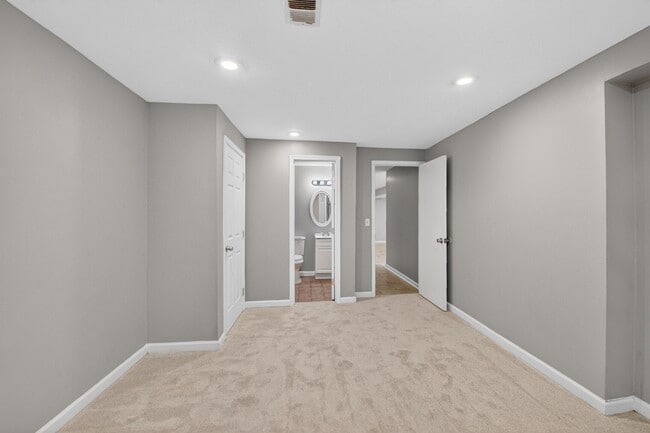 Building Photo - 14 Braxton Dr