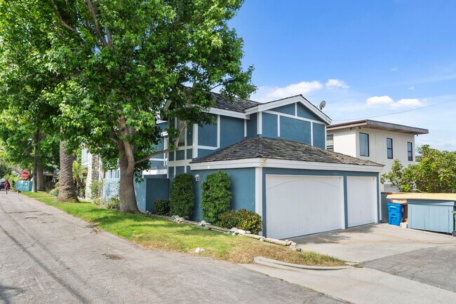 Building Photo - 669 35th St