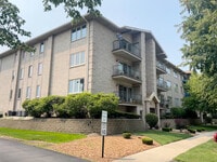 Building Photo - 10418 S Keating Ave