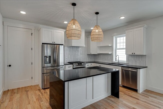 Building Photo - North Shore New Construction!