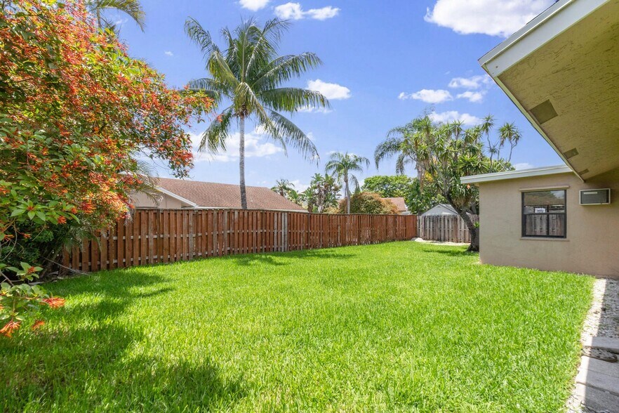 Building Photo - 23089 SW 55th Ave