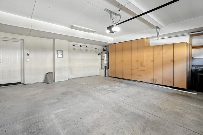 Building Photo - GORGEOUS 4+3 in Copperhill Area