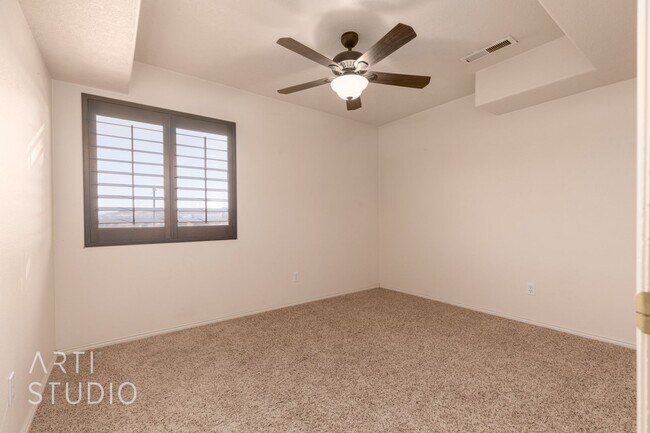 Building Photo - Spacious 3-Bedroom Walk-Out Basement Apartment in Desirable Bloomington Hills