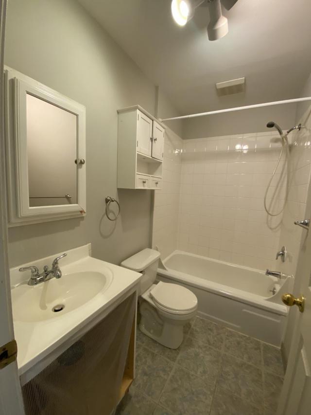 Building Photo - 1 bedroom in Seattle WA 98107