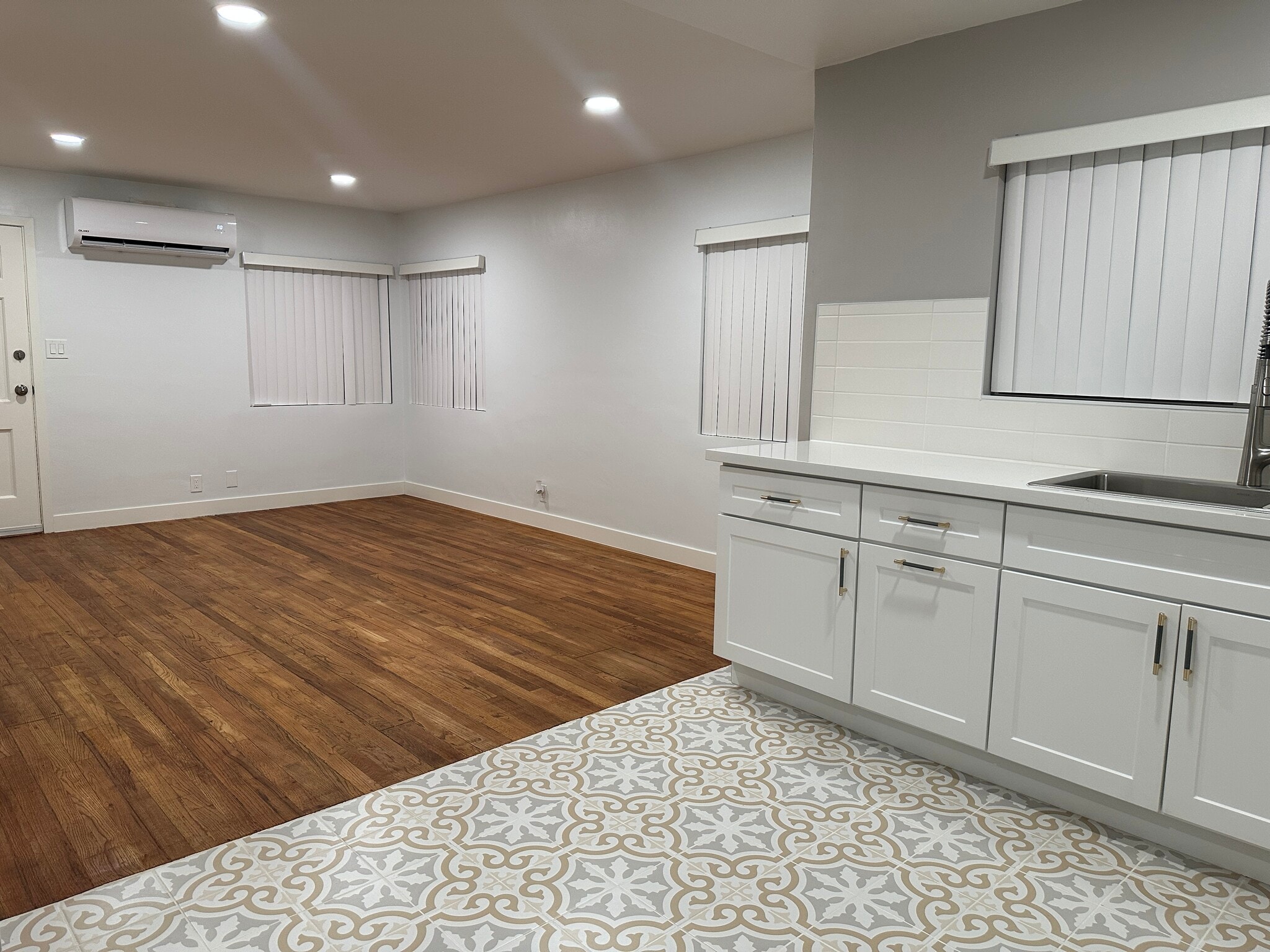 Building Photo - 11161 Sunshine Ter