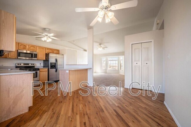 Building Photo - 265 N Paramount Ln