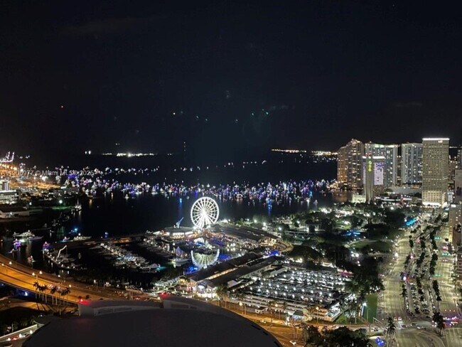 Building Photo - 900 Biscayne Blvd