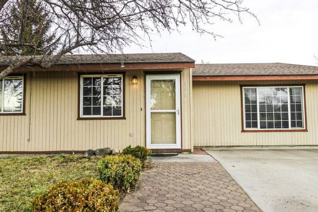 Building Photo - 3279 SW Pumice Pl