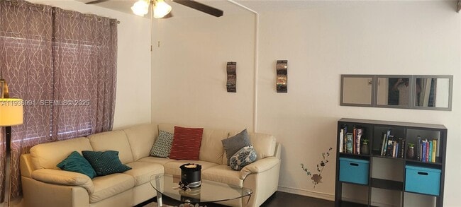 Building Photo - 609 NE 13th Ave