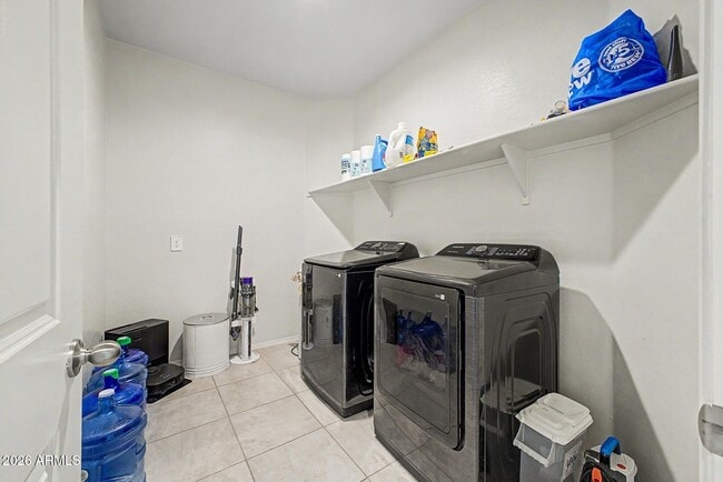 Building Photo - 3983 S 243rd Dr