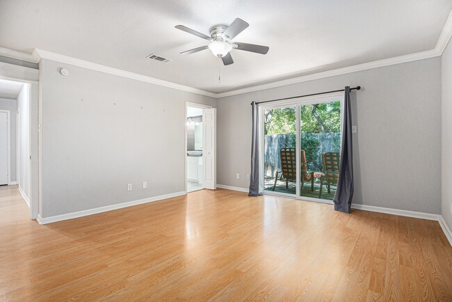 Building Photo - 16607 Neumann Dr