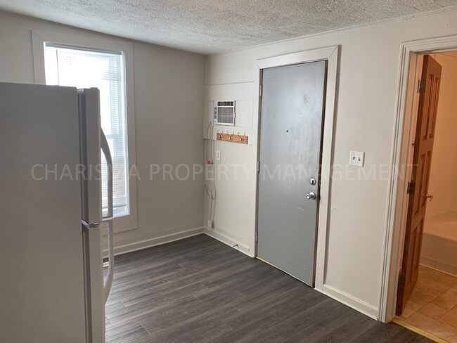 Building Photo - ONE BEDROOM LOCATED IN DOWNTOWN SIOUX FALLS.