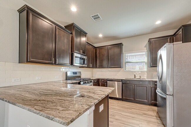 Building Photo - 10314 Birch Peak Dr