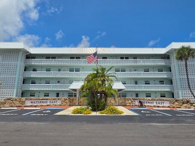 Building Photo - Summer Special- 50% off 1st Month's Rent- Boaters and Fisherman's dream condo