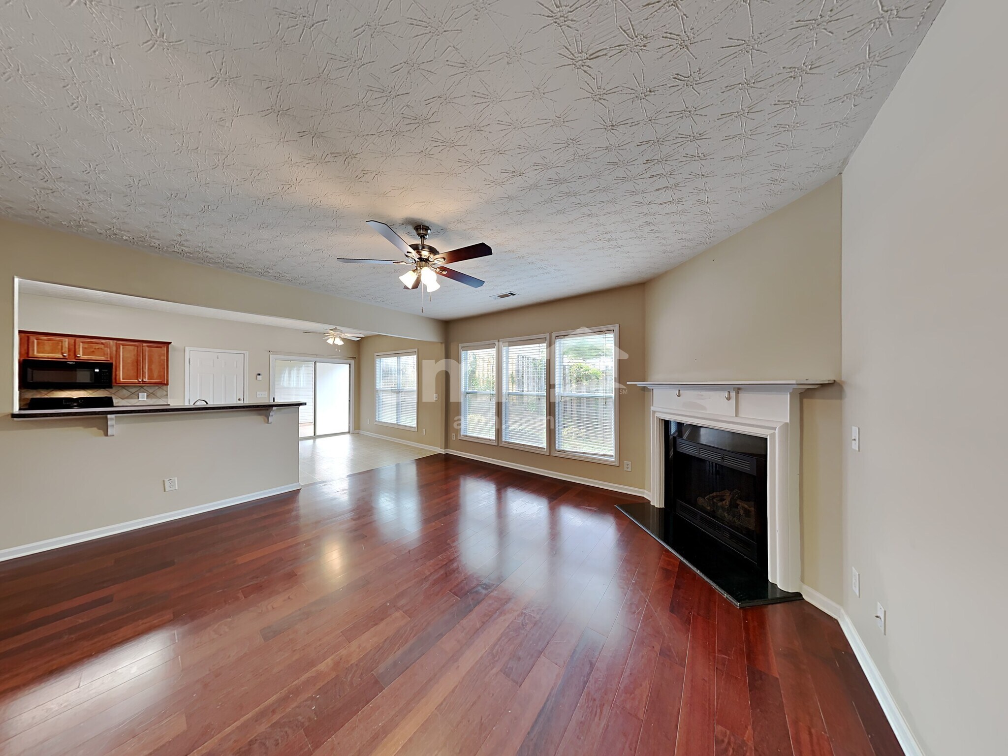 Building Photo - 317 Azalea Loop