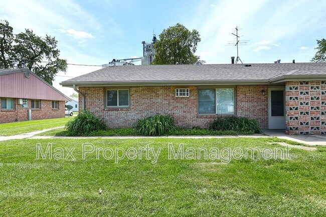 Building Photo - 530 Laurel St